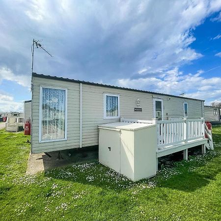 Lovely Caravan With Decking At Heacham Beach In Norfolk, Sleeps 6 Ref 21020C Exteriör bild